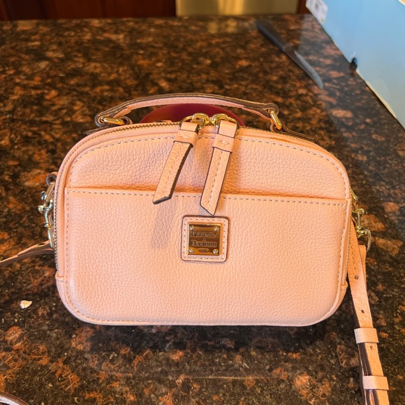 EUC SET💕 Dooney & Bourke pebble pink Ambler crossbody bag & matching card case - Picture 3 of 16